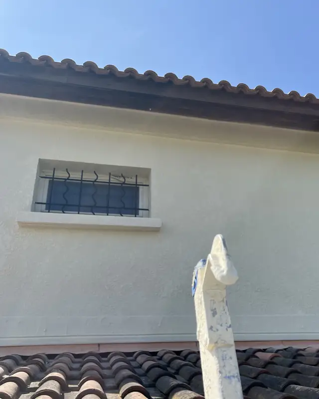 Façade repeinte en ton clair par RM PROTECT