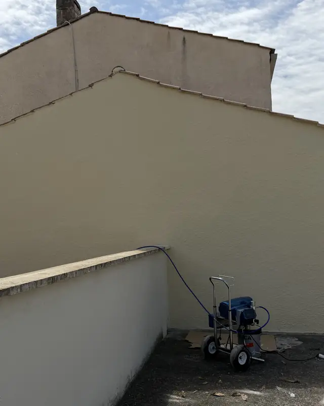 Mur pignon repeint par RM PROTECT